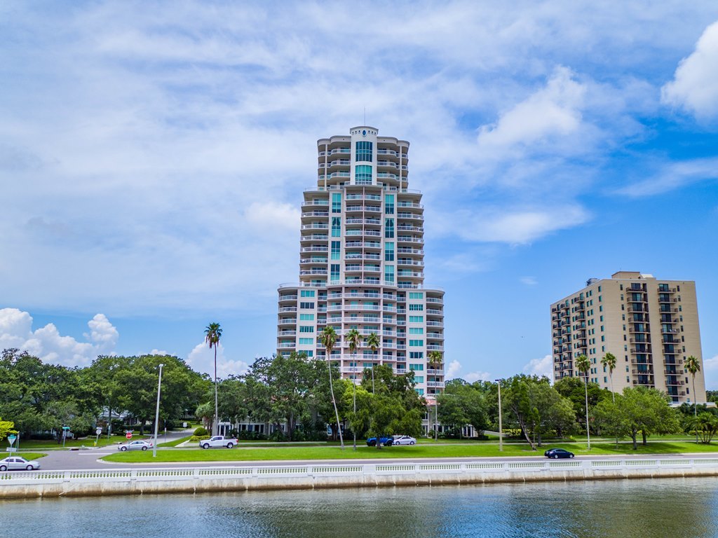 The Alagon on Bayshore, Bayshore, Florida Condos for Sale in Tampa